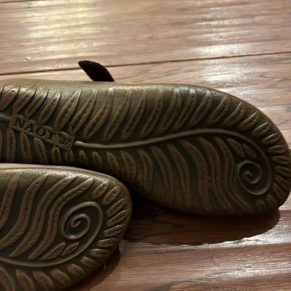 NAOT Kirei Mary Jane Suede Flats with Leather Uppers Size 6.5 - Picture 8 of 9